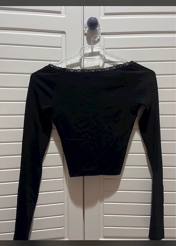 Siyah V Yaka Mini Fırfırlı Kadın Bluz - Görsel 2