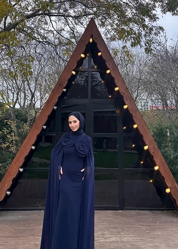 Lacivert hem tesettür hem açık abiye - Görsel 2