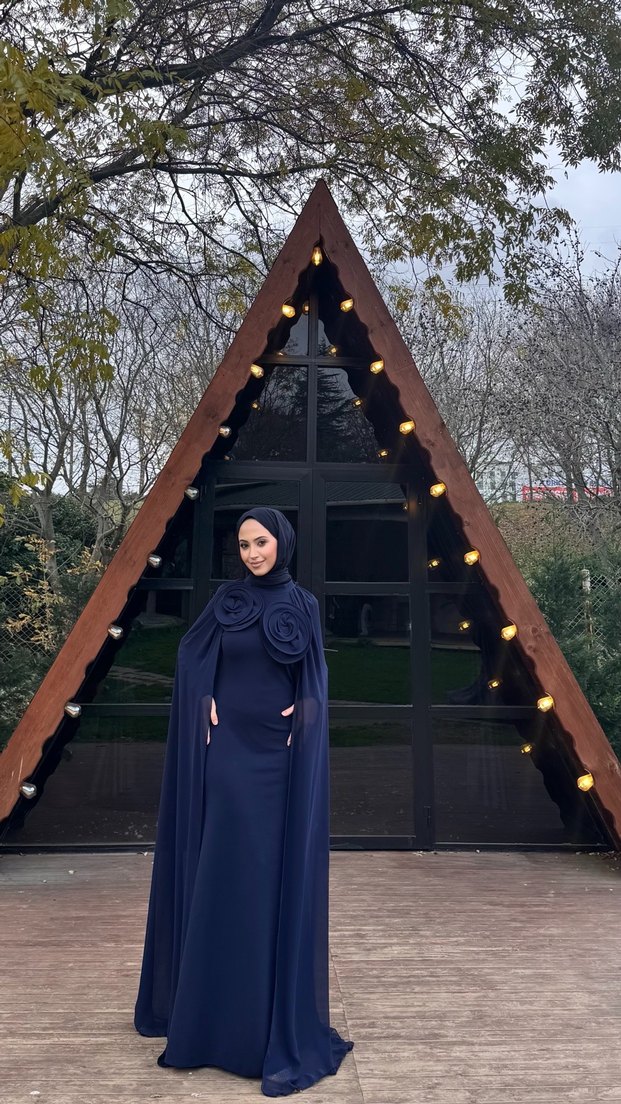 Lacivert hem tesettür hem açık abiye - Görsel 2