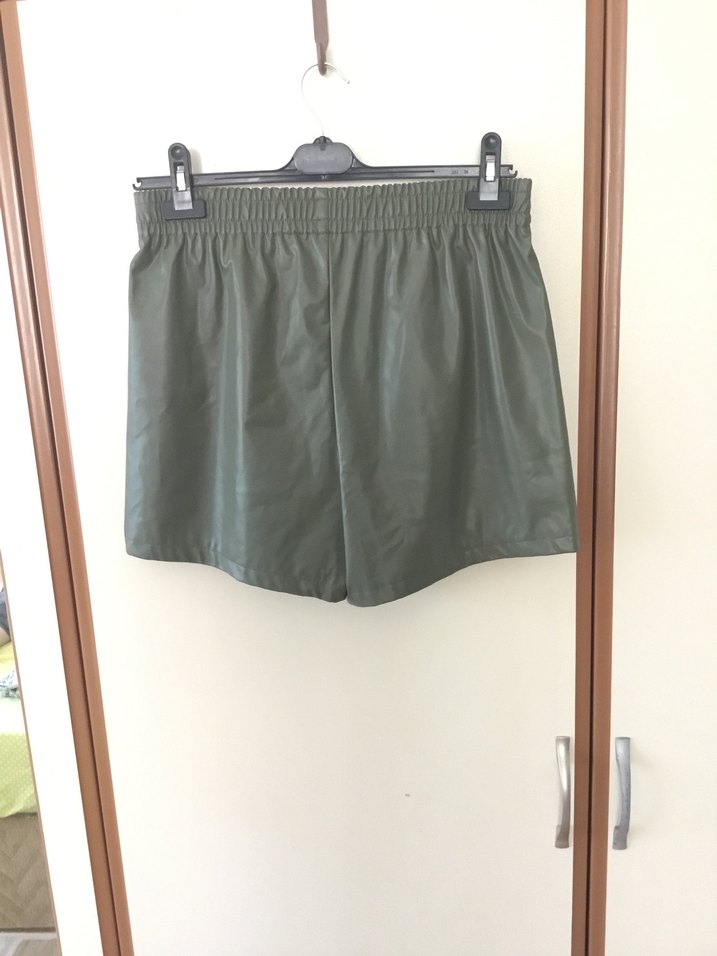 Deri Mini Şort-Lc Waikiki - Görsel 4