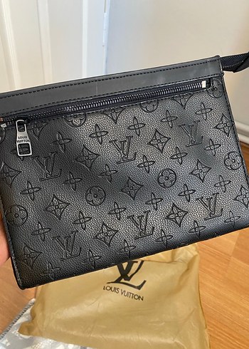 Louis Vuitton Louis Vuitton Siyah Deri Kadın Clutch Çanta