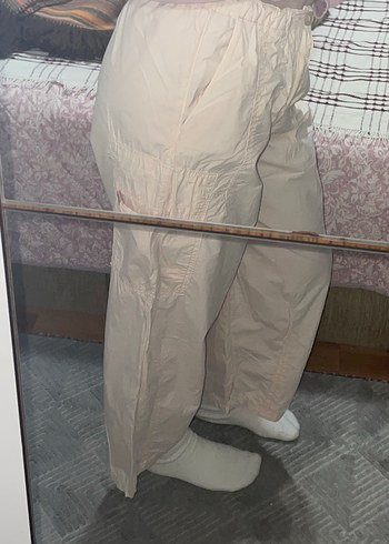 Pull and bear toz pembe kargo pantolon - Görsel 3