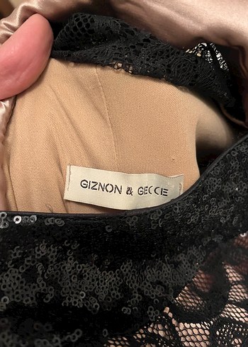 Siyah Dantel Detaylı Balık Desenli hafif kuyruklu gece elbisesi - Görsel 6