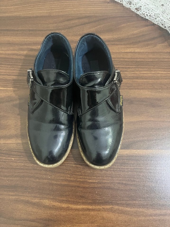 Parlak Siyah Tokalı Erkek çocuk ayakkabısı - Görsel 3