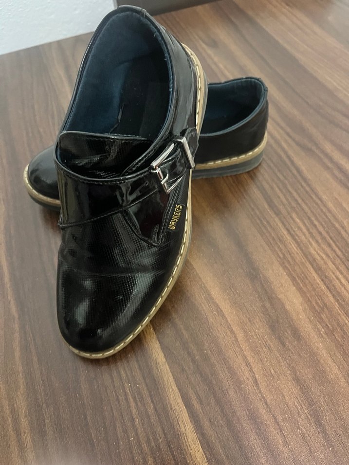 Parlak Siyah Tokalı Erkek çocuk ayakkabısı - Görsel 2