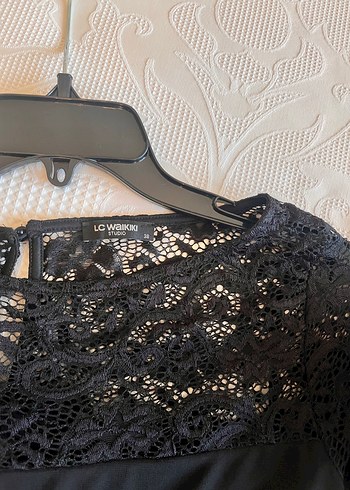 Dantel Detaylı Siyah Midi Elbise - Görsel 3