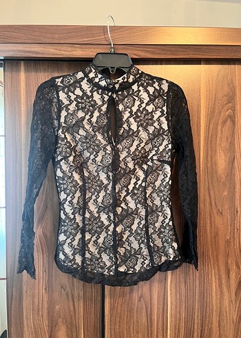 Dantel Detaylı Siyah Gotik Bluz