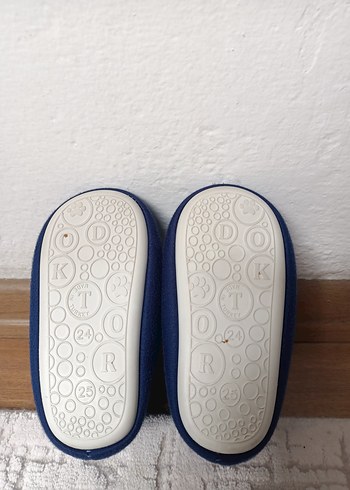 Erkek Çocuk Renkli Nakışlı Sıcak Terlik - Görsel 4