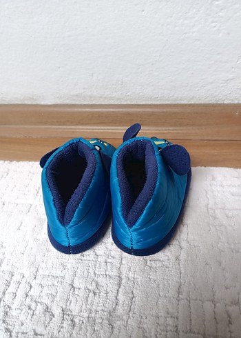 Erkek Çocuk Renkli Nakışlı Sıcak Terlik - Görsel 3