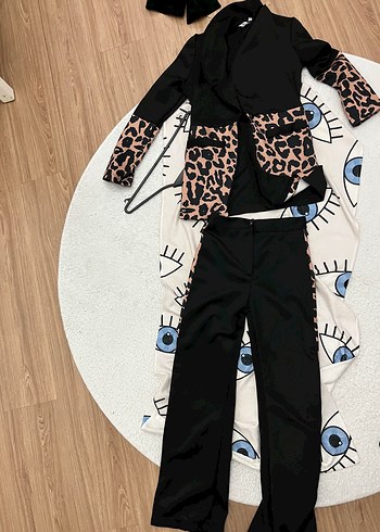 Leopar Desenli Kemerli Siyah Kadın Takım