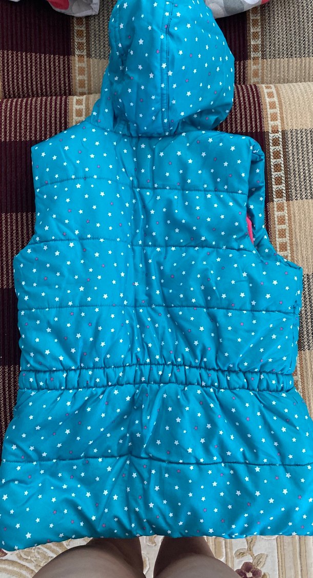 Kız Çocuk Renkli Yıldız Desenli Kapüşonlu Yelek - Görsel 3