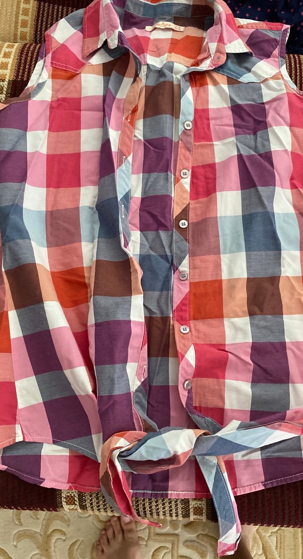 Renkli Kareli Düğmeli Kolsuz Gömlek - Görsel 2