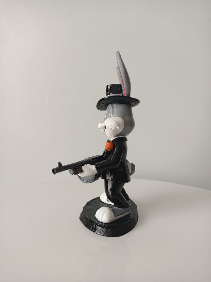 Siyah Takım Elbiseli Bugs Bunny Figürü 20 cm - Görsel 3