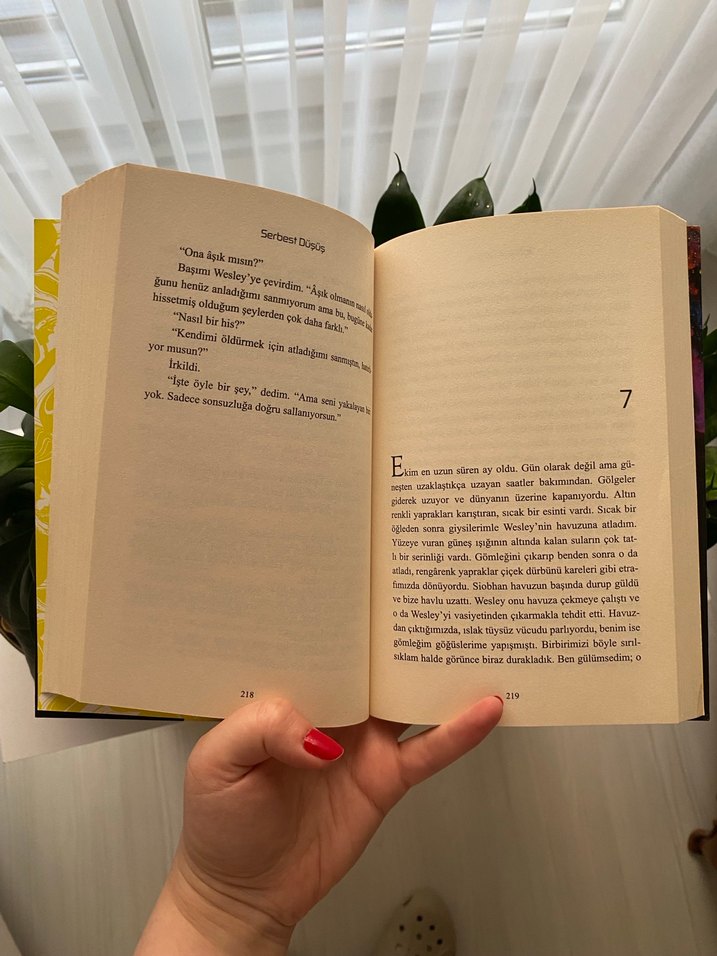 Serbest Düşüş - Leah Raeder - Görsel 4