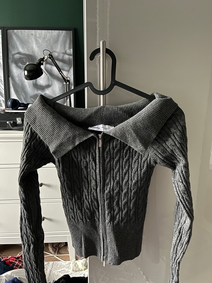 Bershka omzu açık hırka - Görsel 2