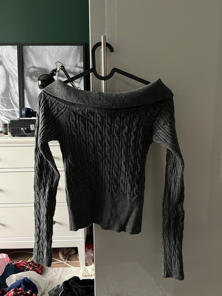 Bershka omzu açık hırka - Görsel 4