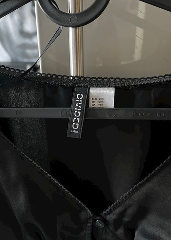 xs Beden siyah Renk H&M saten gömlek