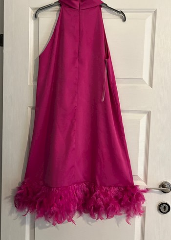 Pembe Parlak Sıfır Kollu Fırfırlı Abiye Elbise - Görsel 4