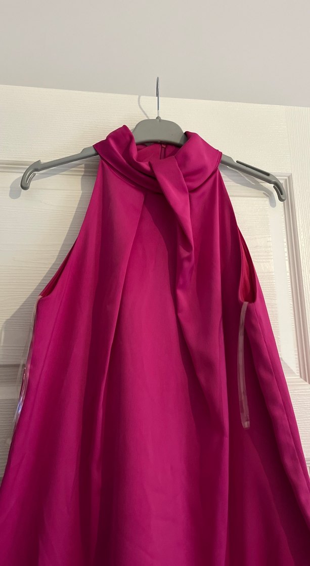 Pembe Parlak Sıfır Kollu Fırfırlı Abiye Elbise - Görsel 2