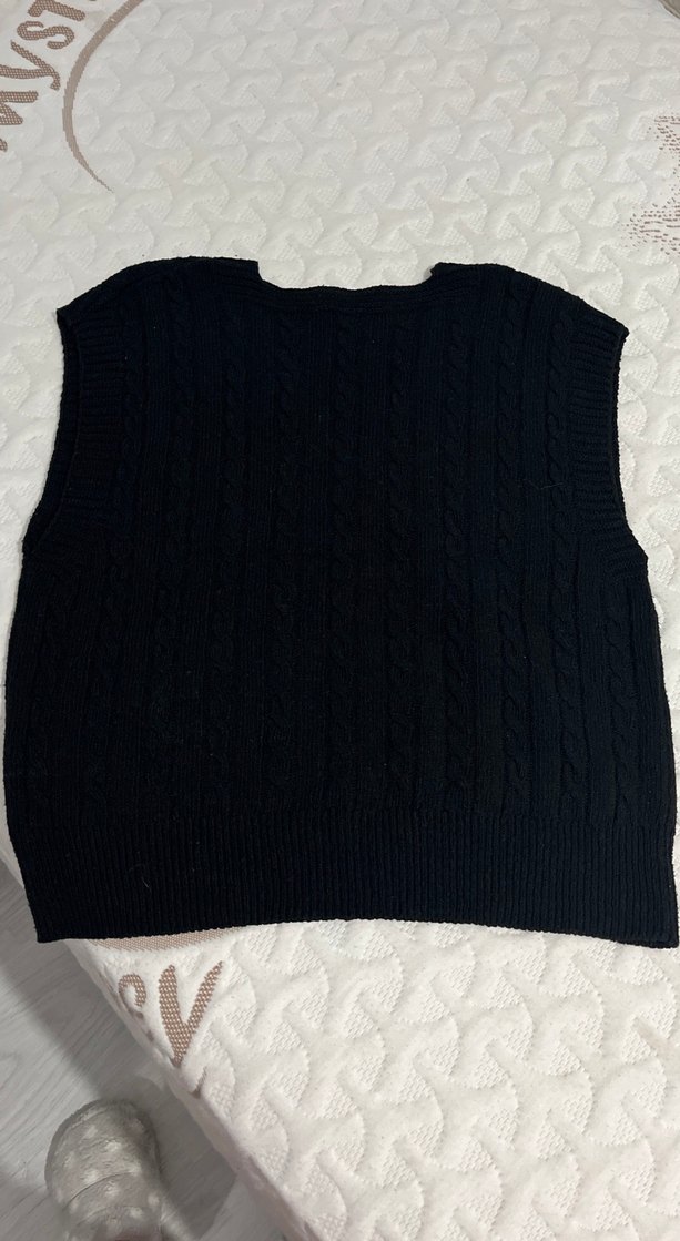Siyah V Yaka Örgü Süveter - Görsel 2