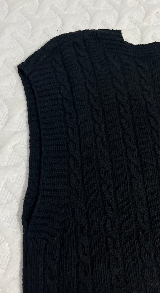 Siyah V Yaka Örgü Süveter - Görsel 3