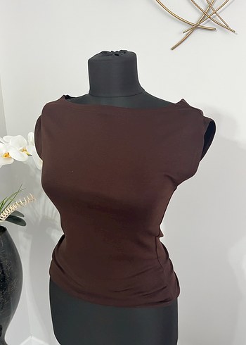 Kadın Kahverengi Kayık Yaka Kolsuz Bluz - Görsel 2