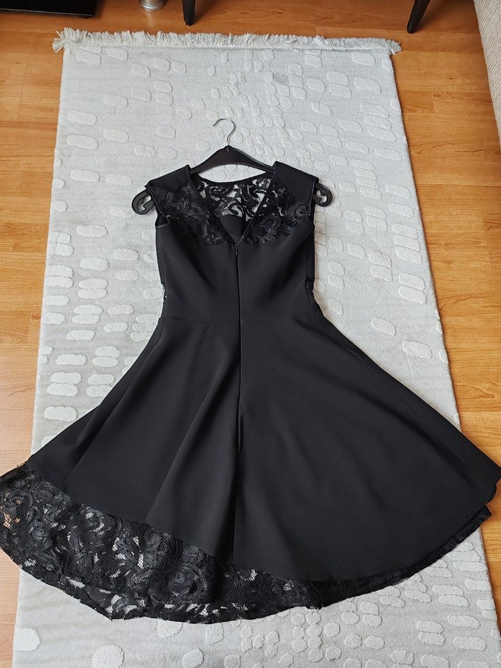 Dantelli V Yaka Siyah Midi Gotik Elbise - Görsel 4