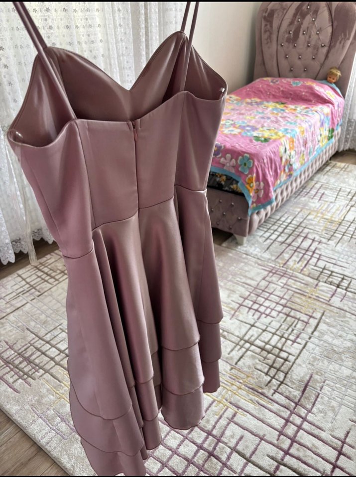 V Yaka Fırfırlı kısa Abiye Elbise - Görsel 3