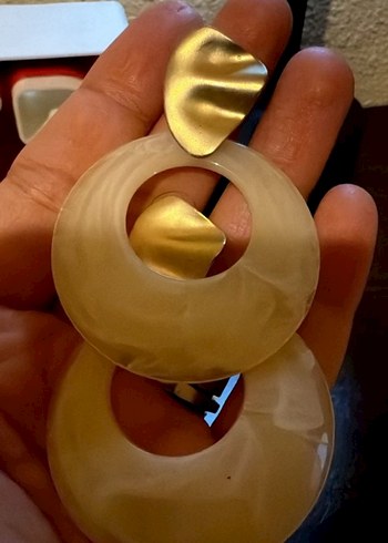  Beden Şeffaf Bej Uzun Minimalist Küpe
