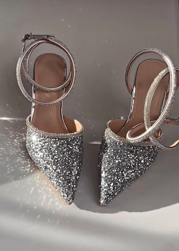 Gri Parlak Simli Stiletto Topuklu Kadın Ayakkabı
