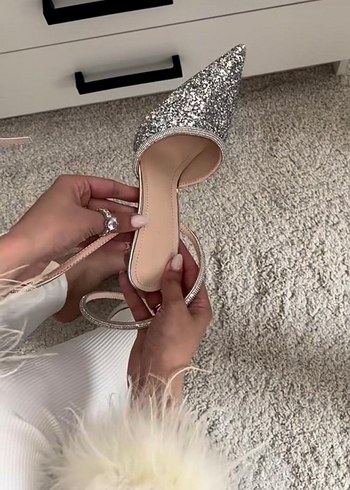 37,5 Beden Gri Parlak Simli Stiletto Topuklu Kadın Ayakkabı