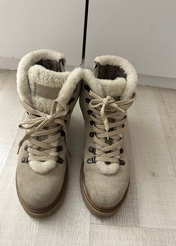 Bej Süet Kürklü Kadın Bot 39 numara