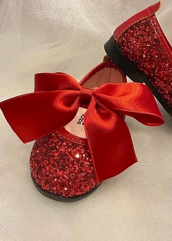 Kız Çocuk Kırmızı Parlak Fiyonklu Babet - Görsel 2