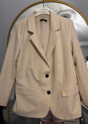 Bej Düğmeli Kadın Blazer Ceket