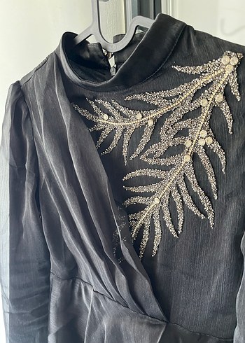 Uzun Siyah Nakışlı Gotik Abiye Elbise - Görsel 3