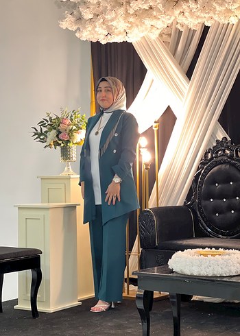Kadın Haki Renkli İpek Görünümlü Takım Elbise