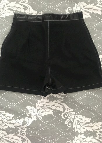 Siyah Parlak Deri Mini Şort - Görsel 2