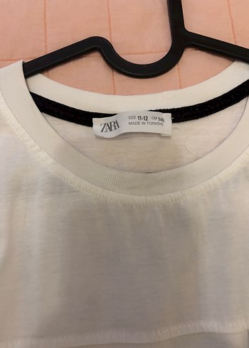 11-12 Yaş Beden Erkek çoçuk Zara Beyaz Pamuklu Kısa Kollu Tişört