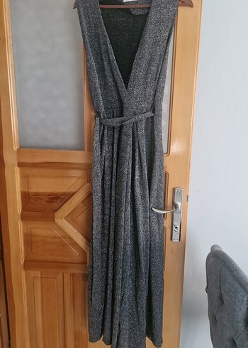 Gri Uzun simli Drapeli abiye tulum.