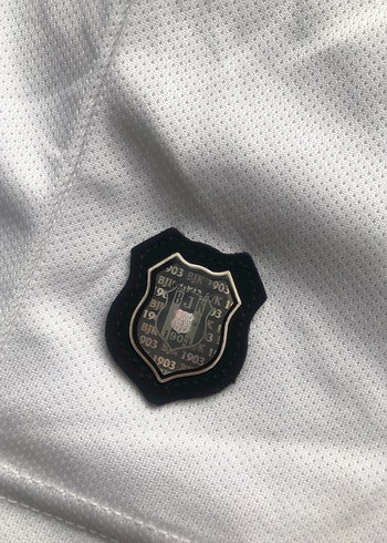 Beyaz V Yaka Kısa Kollu Beşiktaş Forması - Görsel 3