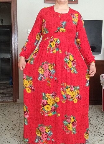 Çiçek desenli tesettur elbise