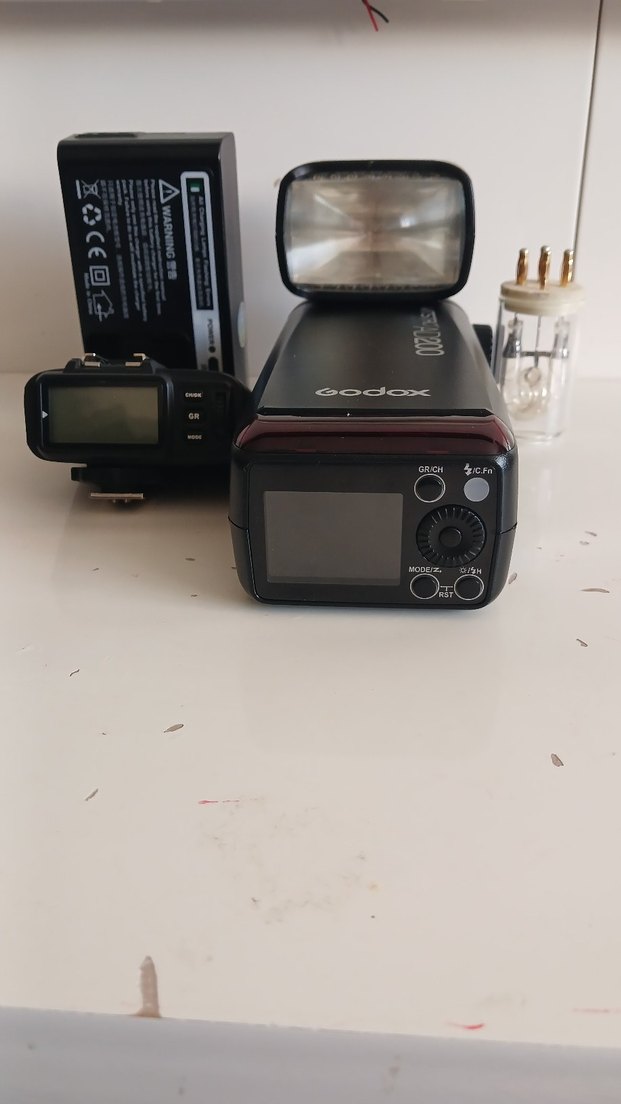 Godox AD200 Siyah Kamera Flaş Ünitesi - Görsel 2