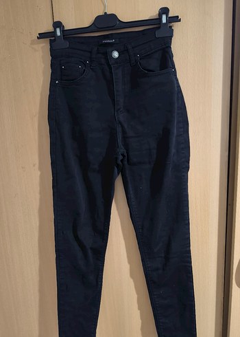 Siyah Dar Kesim Kadın Denim Jean