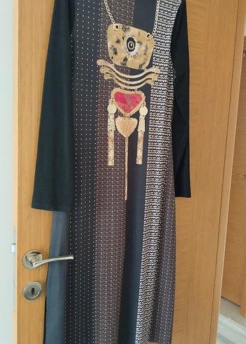 Zincir Detaylı Bohem Desenli Siyah Uzun Elbise - Görsel 4