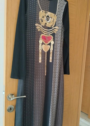 Zincir Detaylı Bohem Desenli Siyah Uzun Elbise - Görsel 2