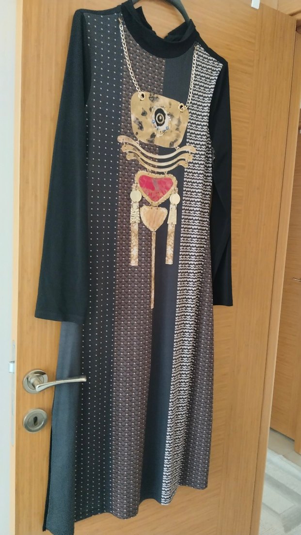 Zincir Detaylı Bohem Desenli Siyah Uzun Elbise - Görsel 2