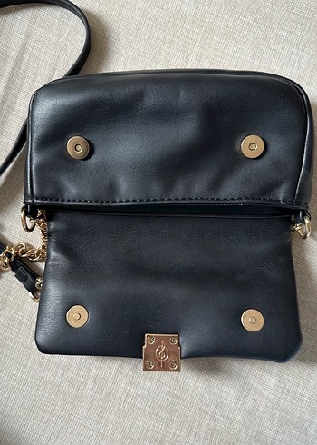 Stradivarius Siyah Deri Tokalı uzun askılı mini Çanta
