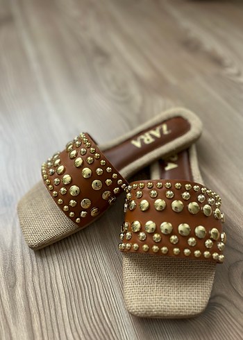 Kahverengi Boncuk Detaylı Dolgu Topuk Terlik