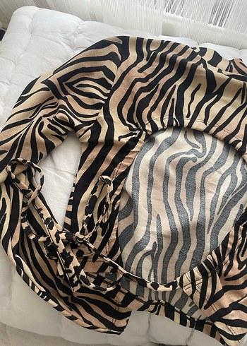 Sırt dekolteli bluz - Görsel 4