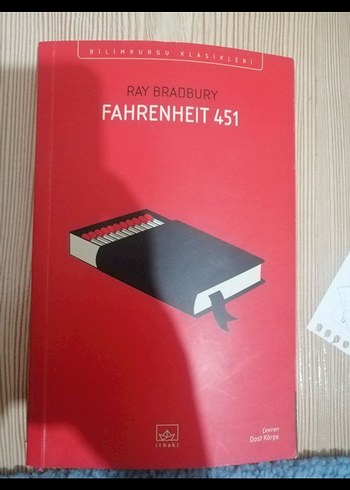 Fahrenheit 451 - Ray Bradbury